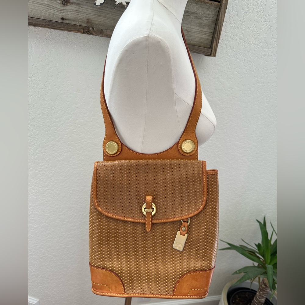 VTG Dooney & Bourke Tan Brown Perforated Leather Shoulder Bag With Charm